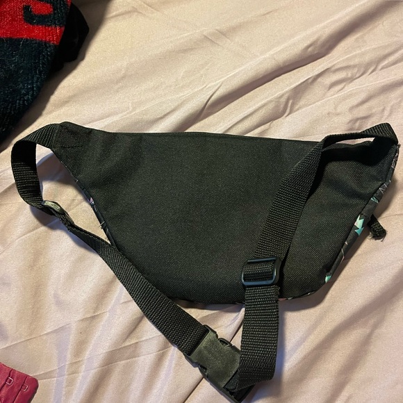 Fanny pack - Picture 2 of 2